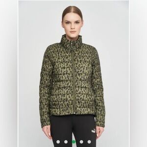 Old Navy Go-H20 Water-Resistant Puffer Jacket-Green Animal Print-Size Large NWT